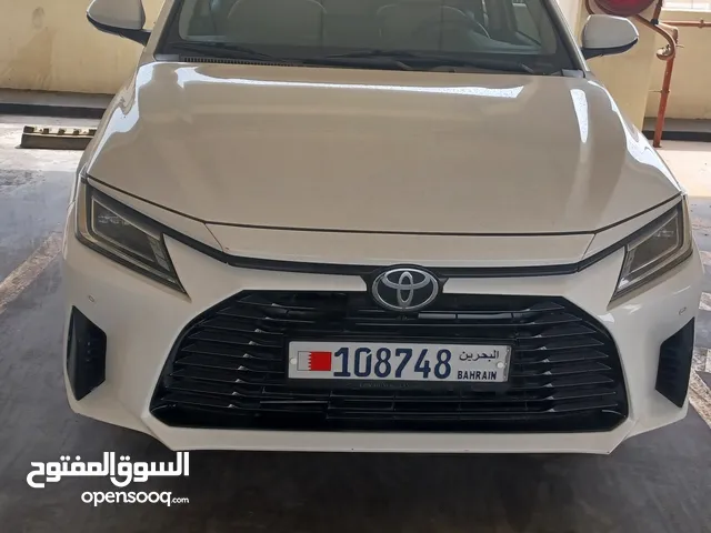 Toyota yaris 2023 white available for weakly and daily