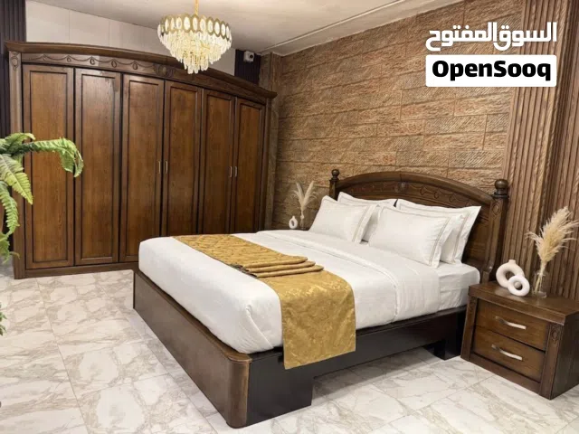 غرفة نوم مستعمله خشب لاتيه 18 وبلوط وزان  ارتفاع 240عىض280عظق60وتخت200/180             .