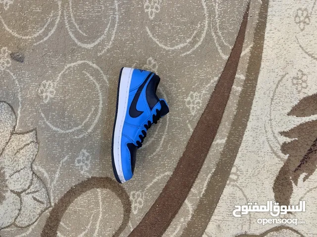 Nike jordan1 university blue black