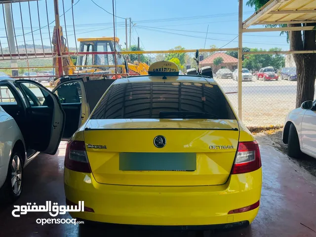 سكودا اوكتاڤيا 2016 ،،، إمكانية البيع عمومي او برايڤت 1.6 ديزل ،،، اللون الأصلي ازرق