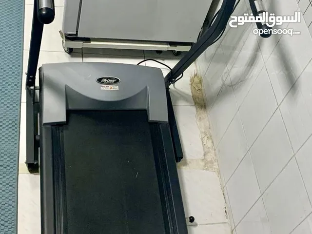جهاز مشيLife Gear  treadmill حالة ممتازه قوى التحمل