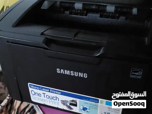 طابعة سامسونج ليزر استخدام شخصي وخفيف... نظيفه ومش ناقصها اشي ....شغل واطبع