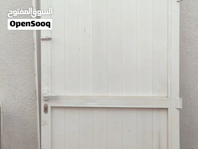 باب المنيوم مستعمل للبيع