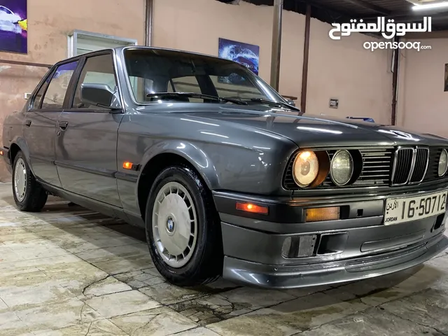 BMW e30  1988