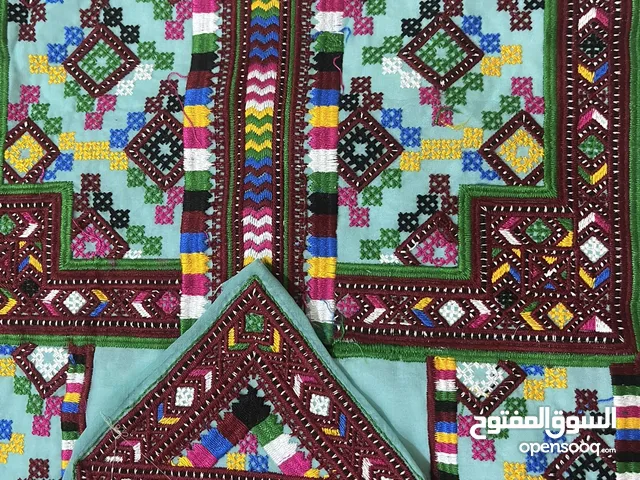 متوفر 3 لبسات(بلوشية)