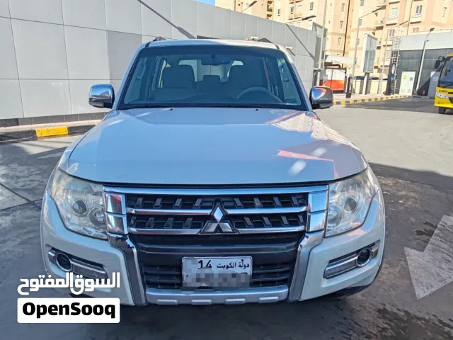 2016 Mitsubishi Pajero GLS