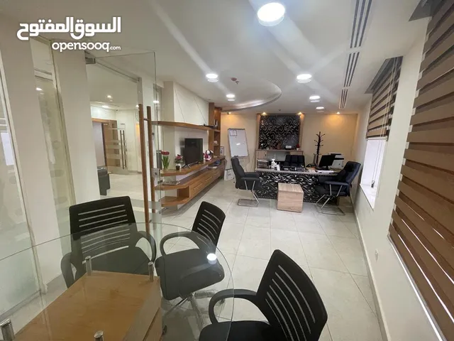 مكتب مميز للبيع في الدوار السابع شارع عبد الله غوشة