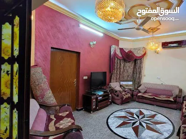 300 m2 5 Bedrooms Townhouse for Rent in Basra Other