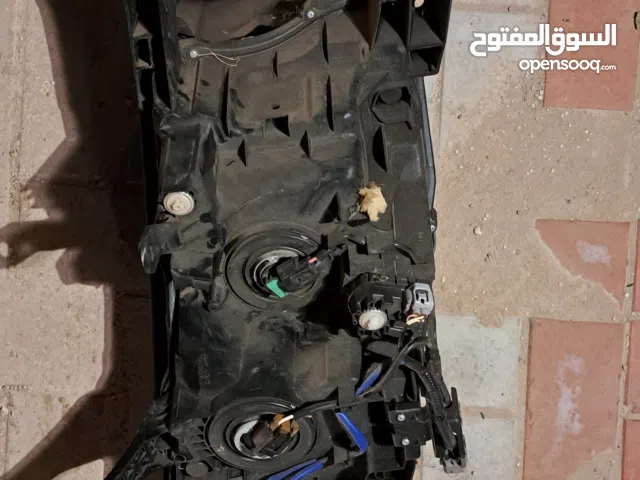 السلام عليكم ورحمة الله وبركاته  فنرات تويوتا كامري 2007 أو 2011  عندي جوزين شبه جديد ماشاء الله