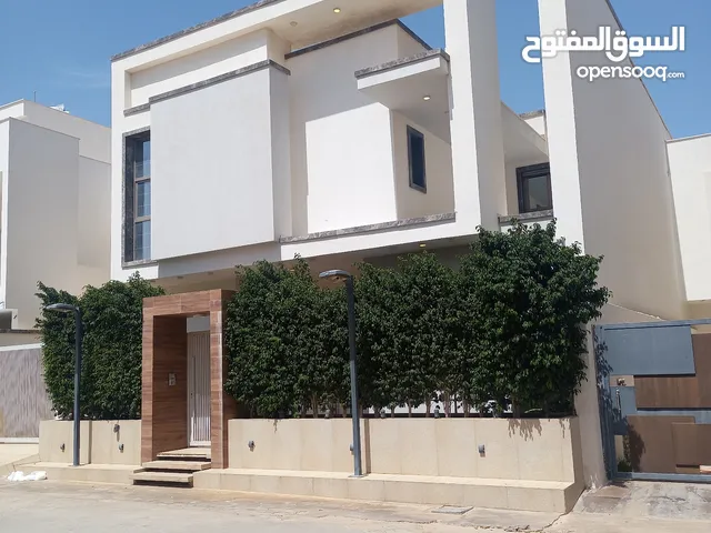 400 m2 4 Bedrooms Villa for Sale in Tripoli Al-Serraj