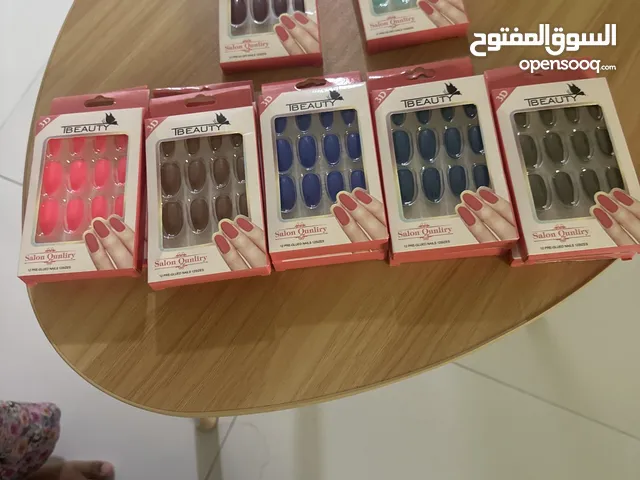 أضافر جميله و أنيقه الحبه ب4 درهم