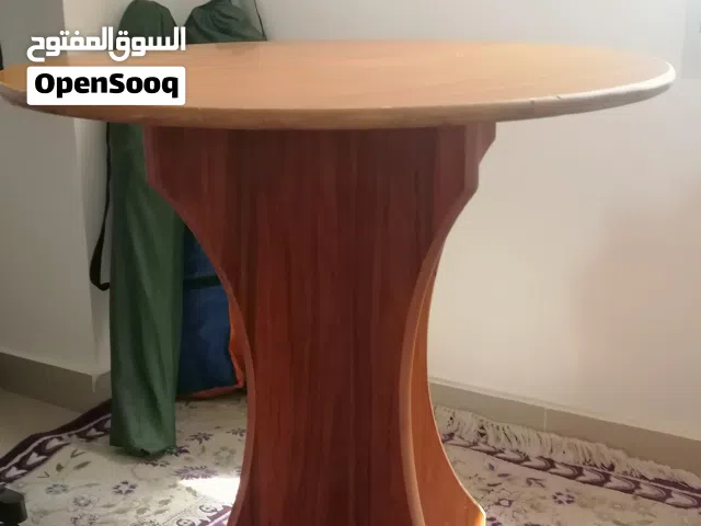 خزانة ملابس صغيرة مع طاولة أكل السعر ممتاز