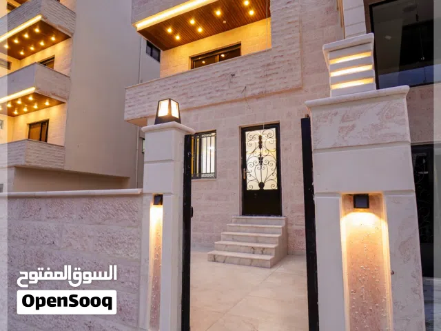 شقة للبيع طابق أرضي بمساحة 125م وترس أمامي بمساحة 25م سوبر ديلوكس (تشطيبات فلل)  في الزرقاء الجديدة