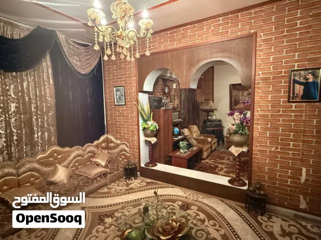 شقة و استوديو بحي دمشق معهم قطعة ارض