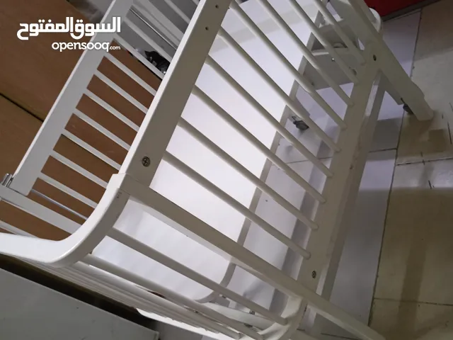 اغراض اثاث الطفل حديث الولاده