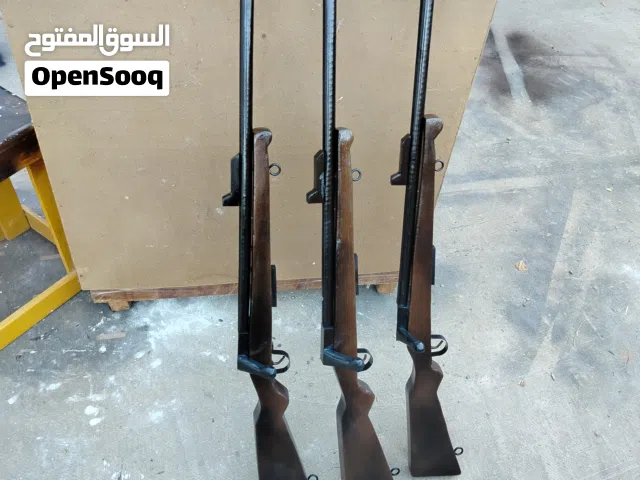 جلسات خارجية خشبيه وتحف خشبيه بأيدي عُمانية