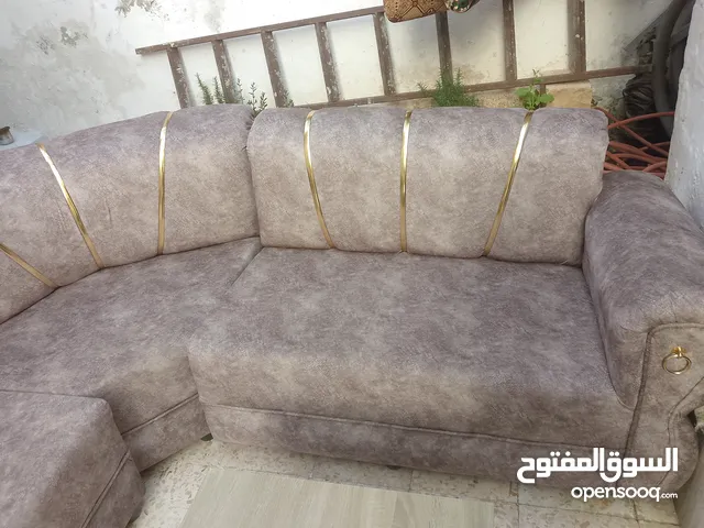 طقم كنب كورنر استخدام شهر فقط للبيع بسعر مناسب للجميع الموقع الاذاعه والتلفزيون