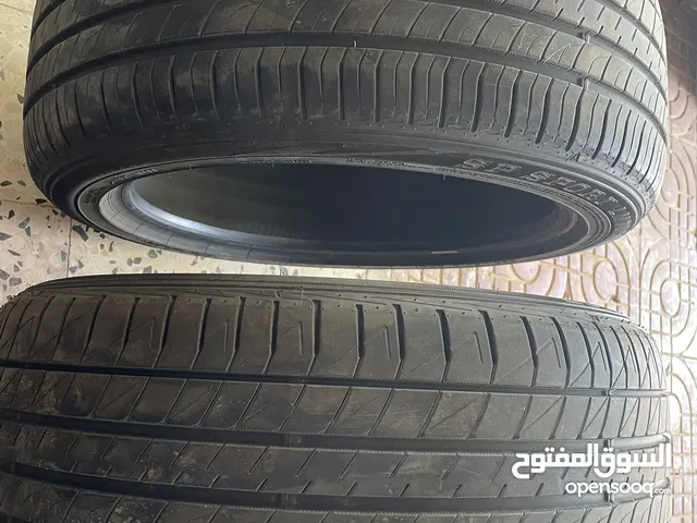 عدد 2 ايطارات شبه جديدة استعمال بسيط 235/45 R18