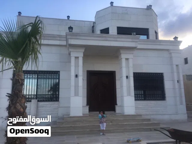 فيلا مميزه باطلاله مميزه خلف جامعه الزيتون