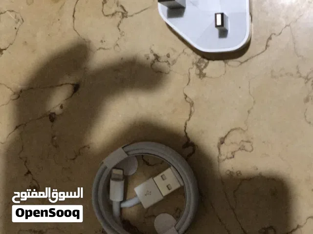 شاحن ايفون للبيع لم يستخدم لسه ببلستكه