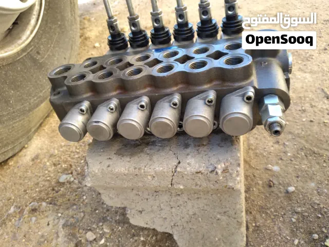 كنترول + مضخات هايدروليك ثنين كلهن شغالات