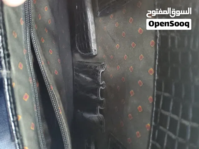 شنطة نسائية ماركة لويس فيتون كوبي ون وشنطة محاميين بير كردان  اصلية