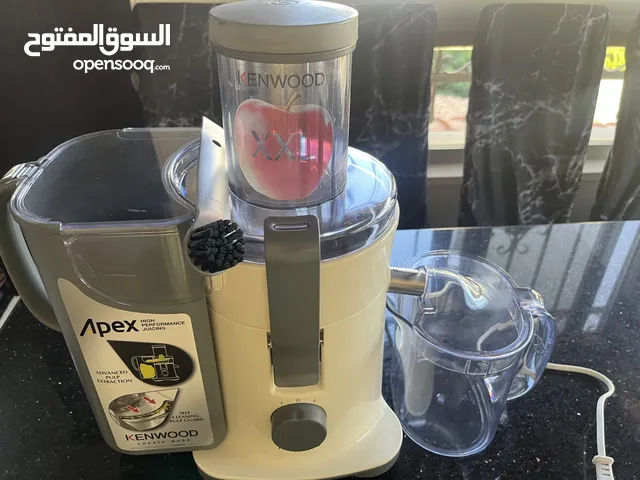 عصارة الفواكه والجزر البريطانية kenwood القوية جدًّا لم يتم الاستعمال ابدًا