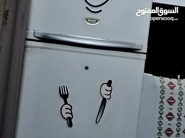 ثلاجه شارب نظيفه شغاله ممتازه