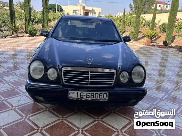 1998 مرسيدس بنز الفئة-E E 200