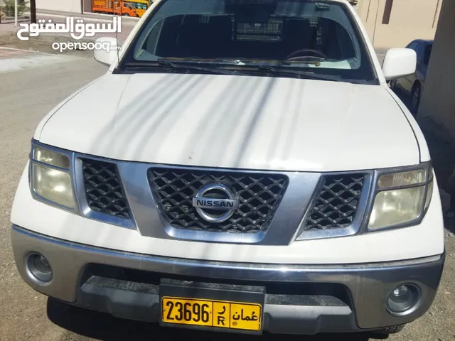 Used Nissan Navara in Al Dakhiliya