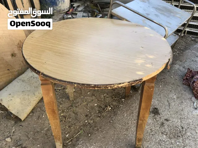طاولات ستيل ستالس وخشب للبيع
