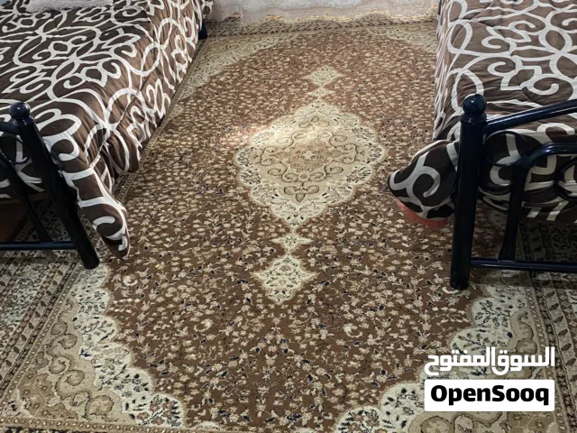 اسره حديد بحاله ممتازه 2 اسود وواحد ابيض