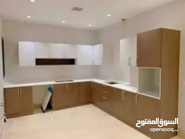 الرياض حي القيروان شقه ثلث غرف للأيجار