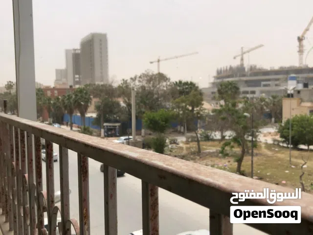 شقة لإيجار شارع جمال - فاضية