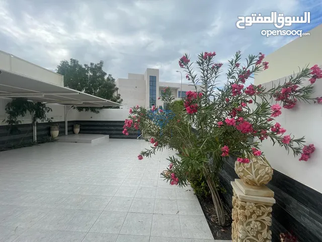 #REF1040    4BR+Maidroom Villa available for Rent in Madinat al Ilam