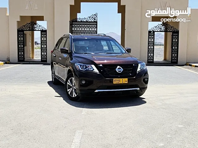 Used Nissan Pathfinder in Al Dakhiliya