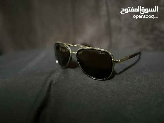 نظارة ماركة ( carter) صنعة في فرنسا جوده عاليه شبه الجديده كولتي عالي لا يوجد فيها اي خدوش
