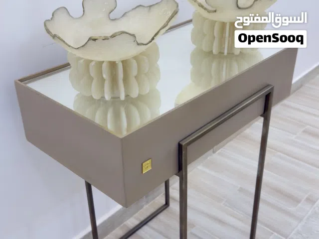 مدخل مع صواني تقديم
