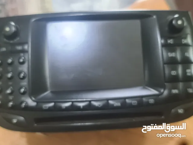 مسجل سيارة مرسيدس دفي دي كان راكب على سيارة مرسيدس 500 SL موديل 2002, بحالة ممتازة