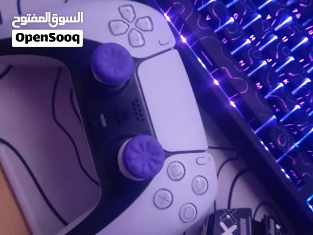 يد تحكم ps5 ذراع بلايستيشن 5 معاها اتنين كونترول فريك كلاكسي الاحترافيات اليد من محل قيمولوجي اصلية.