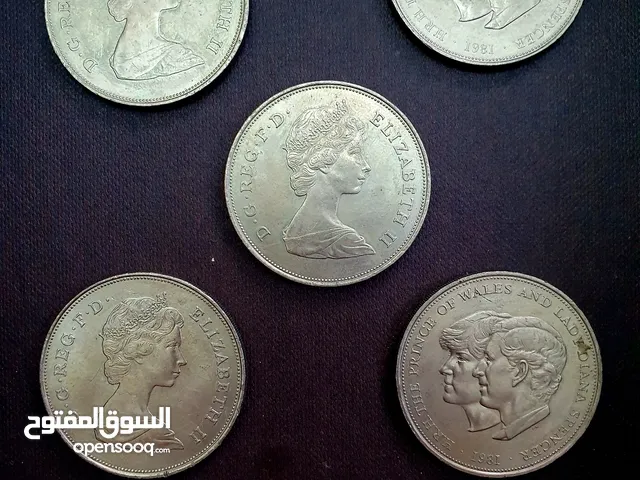 Rare Vintage coins (silver jubilee coins and old oman coin 1975)