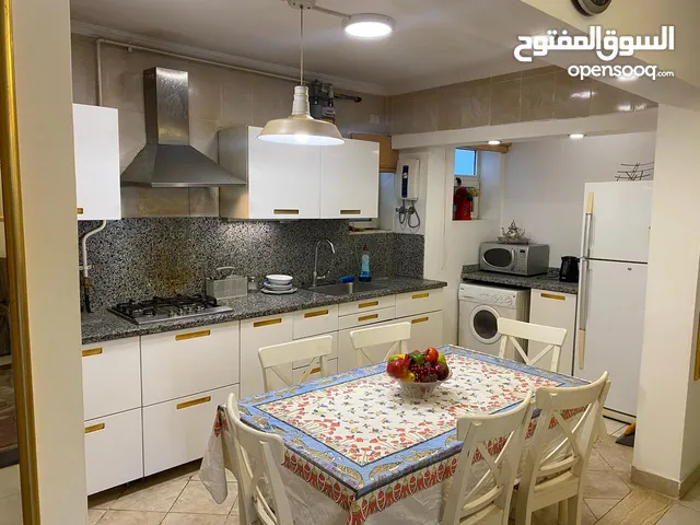 Fully Furnished Apartment شقة مفروشة فاخرة للإيجار في الرحاب – جاهزة للسكن فورًا