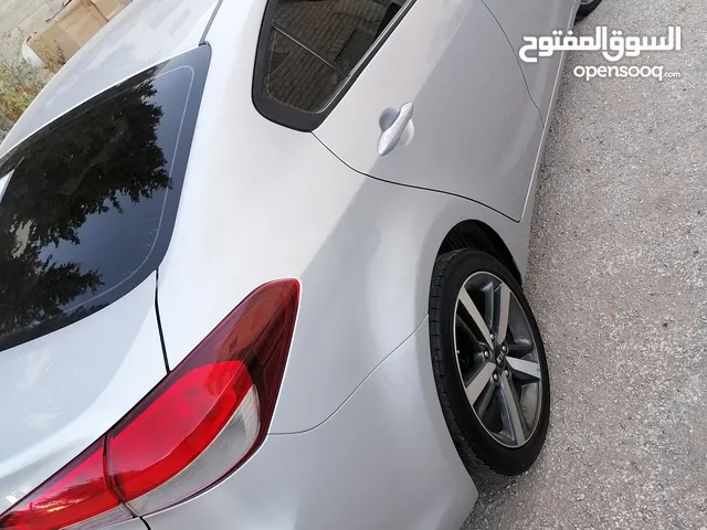 كيا K3 / موديل 2017 /فحص نخب / عداد قليل / ماتور 1600 تيربو / ديزل / اقتصاديه