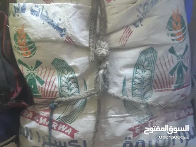 مشمع عربيه نقل كبير طوله7×8 معمول بالشاكير