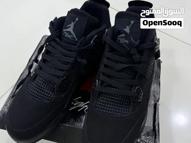 Nike Jordan’s 4 black cats size 45