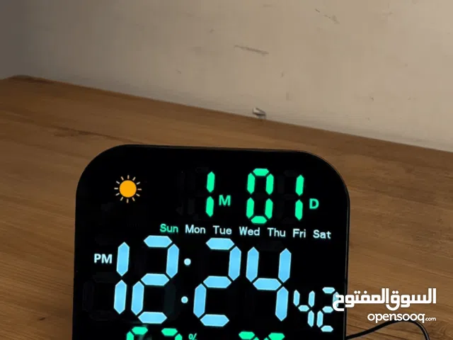 ساعة رقمية جدارية