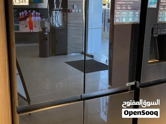 عرض نااار على ثلاجه هايسنس اربع ابواب سكريت اسود 580 لتر صافي عرض 91 سم