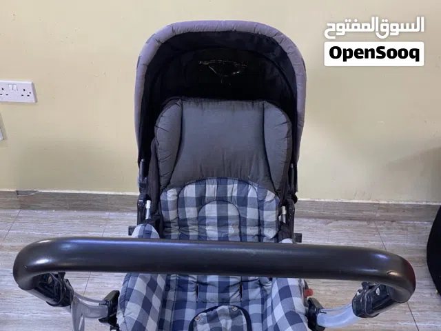 للبيع عربة أطفال بحالة جيدة