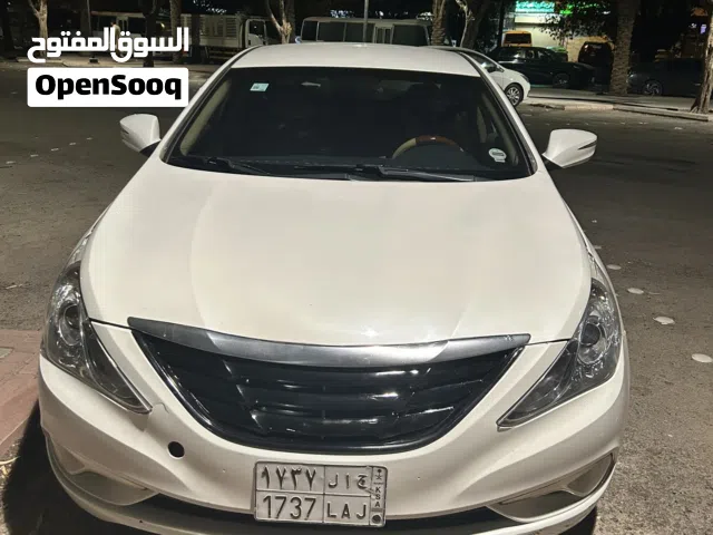 سوناتا 2014 نظيفة وكالة – بسعر مخفض 28500