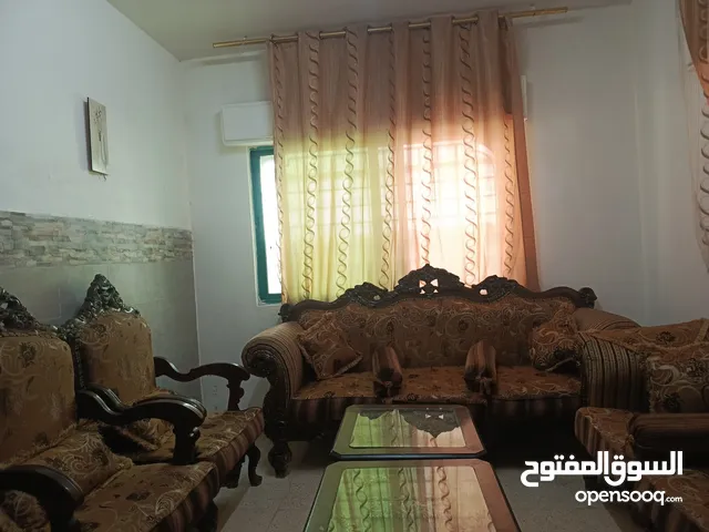 طقم كنب  حفر خشب زان  مع البرادي  بحالة جيدة جدا